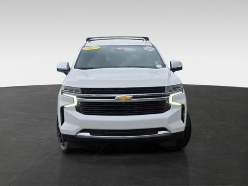 Used 2024 Chevrolet Suburban Premier image 3