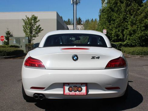 Used 2011 BMW Z4 sDrive30i image 9