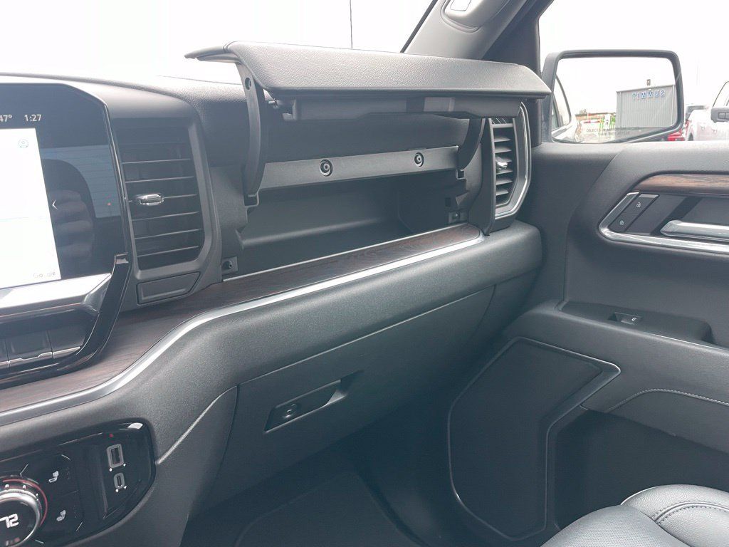 Used 2025 GMC Sierra 1500 SLT AWD/4WD image 55