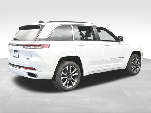 Used 2024 Jeep Grand Cherokee Overland image 7