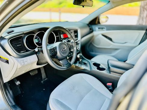 Used 2015 Kia Optima LX FWD image 12