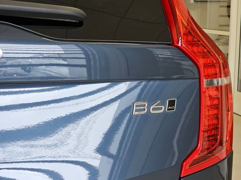 Certified 2024 Volvo XC90 B6 Ultimate w/ Protection Package image 7