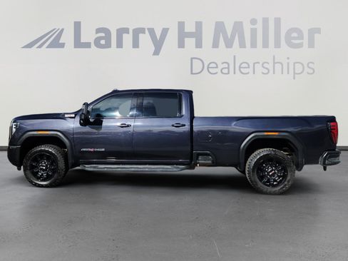 Used 2024 GMC Sierra 2500 AT4 w/ Technology Package image 2