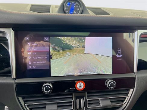 New 2026 Porsche Macan Base image 17