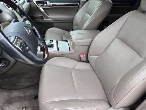 Used 2018 Lexus GX 460 Premium w/ Premium Package AWD/4WD image 9