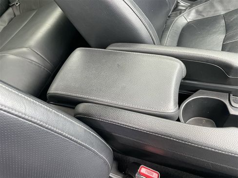 Used 2018 Honda Civic EX-L image 29