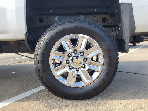 Used 2019 Chevrolet Silverado 2500 LT w/ All Star Edition image 8