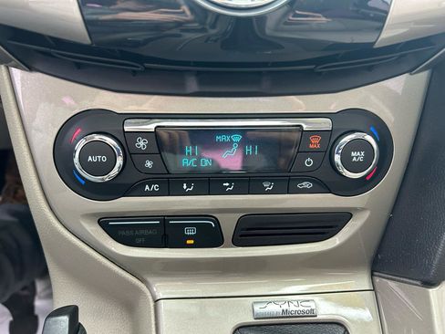 Used 2012 Ford Focus SEL FWD image 25