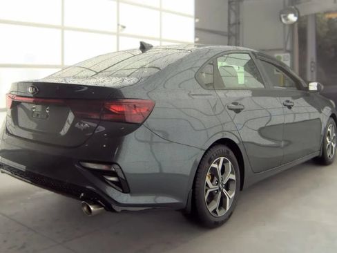 Used 2020 Kia Forte LXS FWD image 3