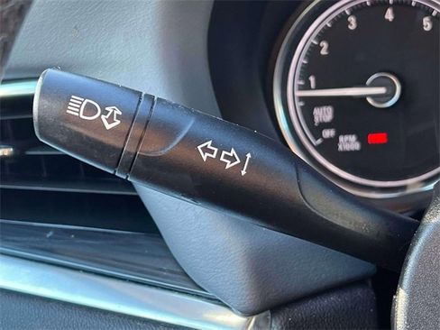 Used 2018 Buick Enclave Essence image 18