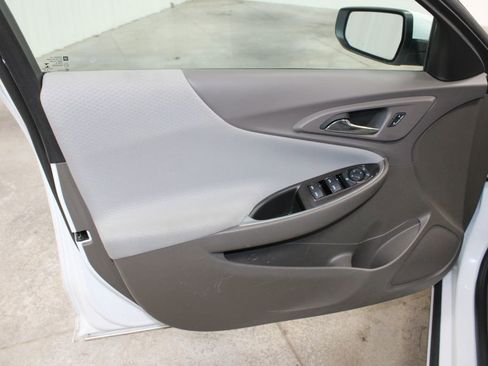 Used 2024 Chevrolet Malibu LT image 16