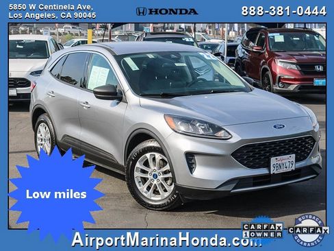 Used 2022 Ford Escape SE image 1