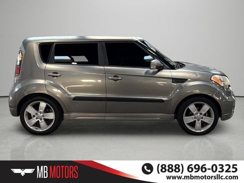 Used 2011 Kia Soul ! FWD image 5