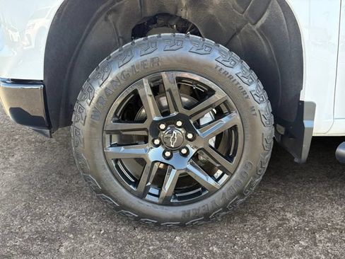 Used 2024 Chevrolet Silverado 1500 LT Trail Boss w/ Convenience Package II AWD/4WD image 14