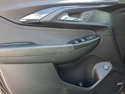 Used 2023 Chevrolet TrailBlazer RS w/ Sun and Liftgate Package image 13