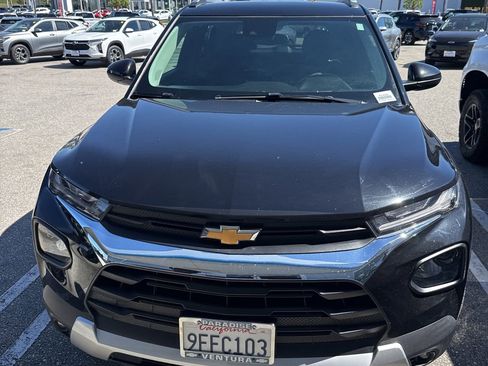 Used 2023 Chevrolet TrailBlazer LT image 2