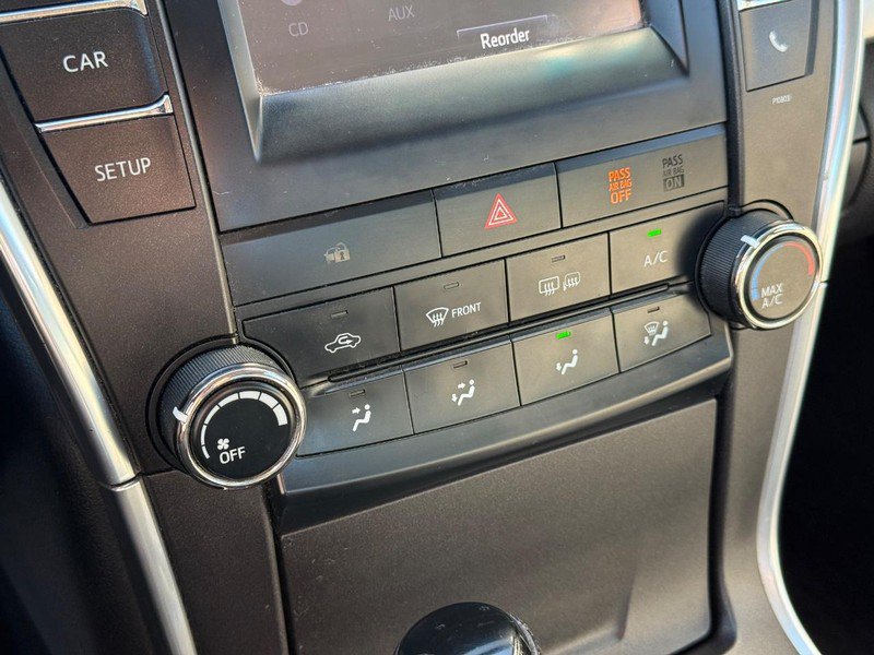 Used 2015 Toyota Camry SE FWD image 28