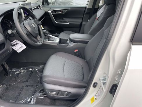 New 2025 Toyota RAV4 XLE image 29