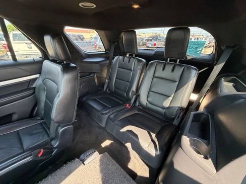 Used 2016 Ford Explorer XLT w/ Equipment Group 202A AWD/4WD image 15