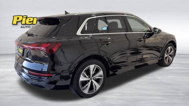 Used 2024 Audi Q8 e-tron Premium Plus w/ Premium Plus Package AWD/4WD image 7