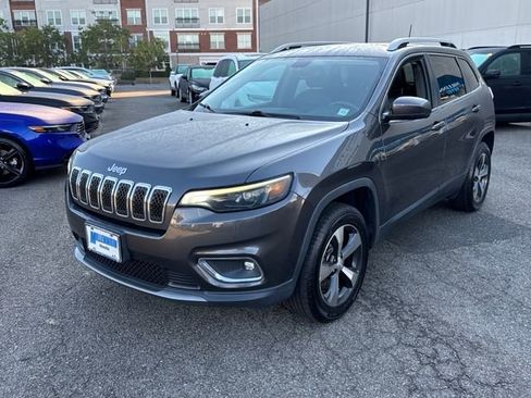 Used 2019 Jeep Cherokee Limited image 1