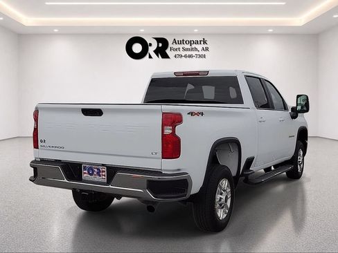 Used 2025 Chevrolet Silverado 2500 LT w/ Convenience Package AWD/4WD image 5