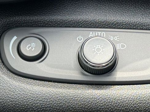 New 2026 Chevrolet Trax LT FWD image 21