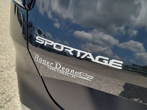 Used 2024 Kia Sportage LX FWD image 5