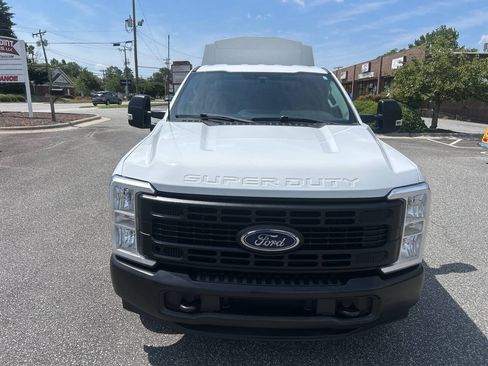 Used 2023 Ford F250 XL RWD image 4
