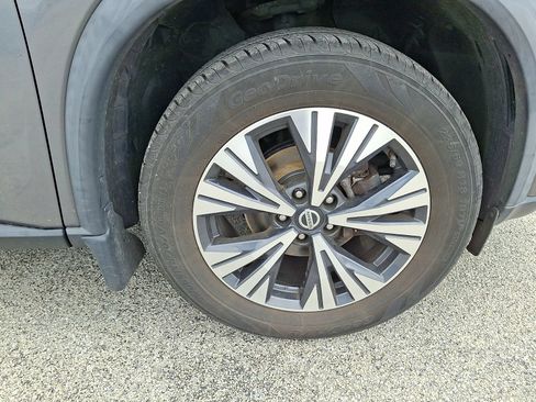 Used 2021 Nissan Rogue SV AWD/4WD image 9