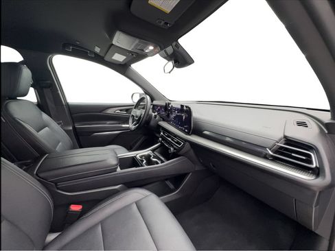 Used 2025 Chevrolet Traverse LT AWD/4WD image 33