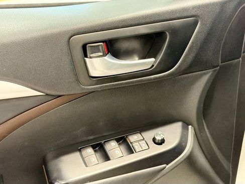 Used 2017 Toyota Highlander XLE w/ Protection Package #3 image 16