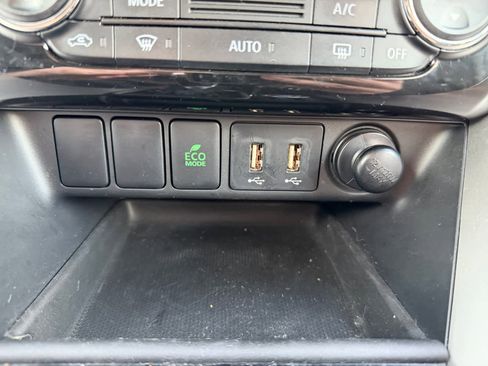 Used 2022 Mitsubishi Eclipse Cross LE image 23