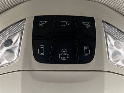 Used 2024 Chrysler Pacifica Limited FWD image 80