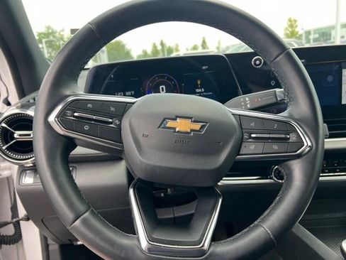 Used 2026 Chevrolet Equinox LT FWD image 13