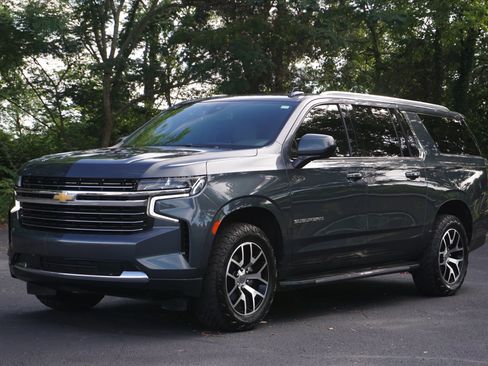 Used 2021 Chevrolet Suburban LT RWD image 1