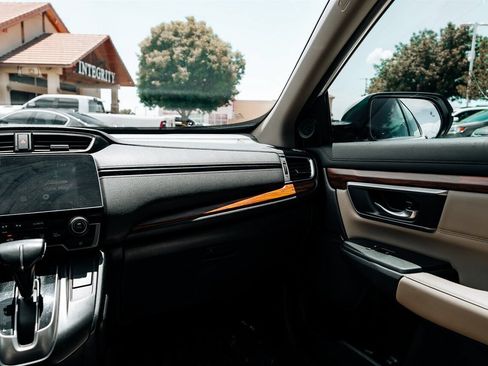 Used 2017 Honda CR-V Touring image 24