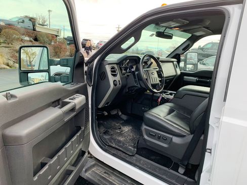 Used 2016 Ford F350 Lariat image 4