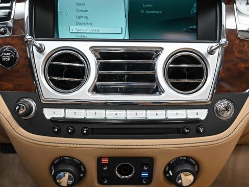 Used 2017 Rolls-Royce Ghost image 40