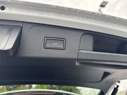 New 2026 Volkswagen Atlas SE image 47