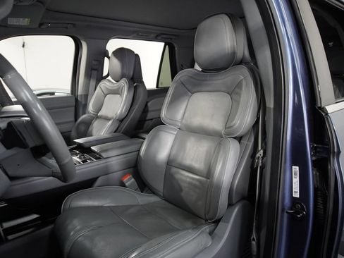 Used 2019 Lincoln Navigator L Reserve w/ Cargo Package AWD/4WD image 11
