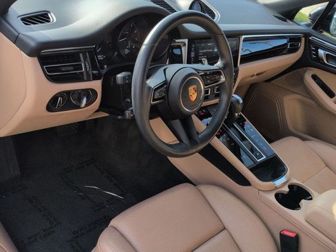Used 2024 Porsche Macan AWD/4WD image 9