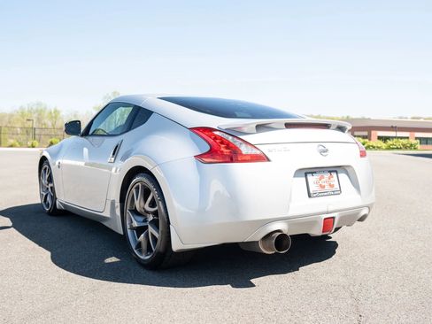 Used 2014 Nissan 370Z Coupe w/ Sport Package RWD image 4