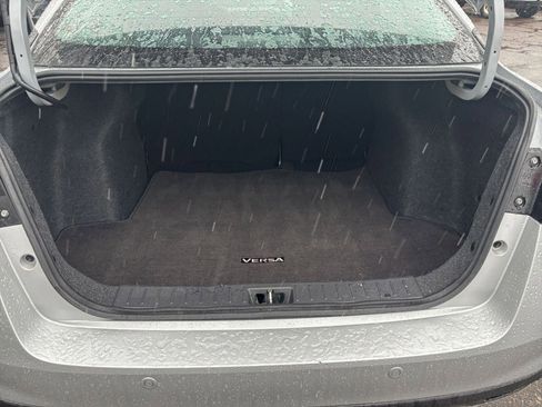 Used 2025 Nissan Versa SV FWD image 28