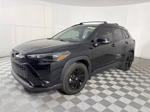 Used 2025 Toyota Corolla Cross AWD Hybrid image 3