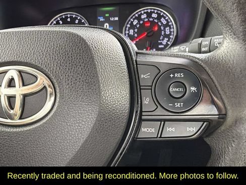 Used 2021 Toyota RAV4 XLE AWD/4WD image 27