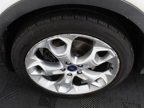 Used 2015 Ford Escape Titanium w/ Equipment Group 301A AWD/4WD image 19