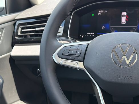 New 2026 Volkswagen Jetta SE FWD image 17