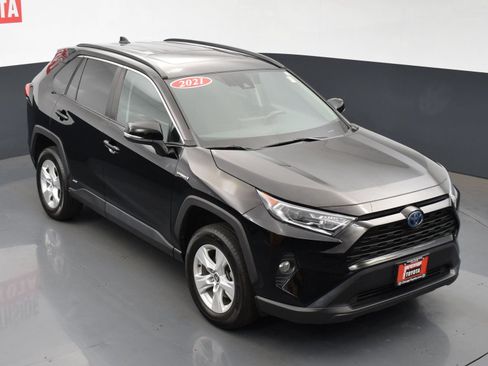 Used 2021 Toyota RAV4 XLE w/ Convenience Package AWD/4WD image 24