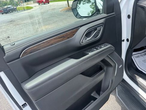 Certified 2023 Chevrolet Suburban Premier RWD image 18